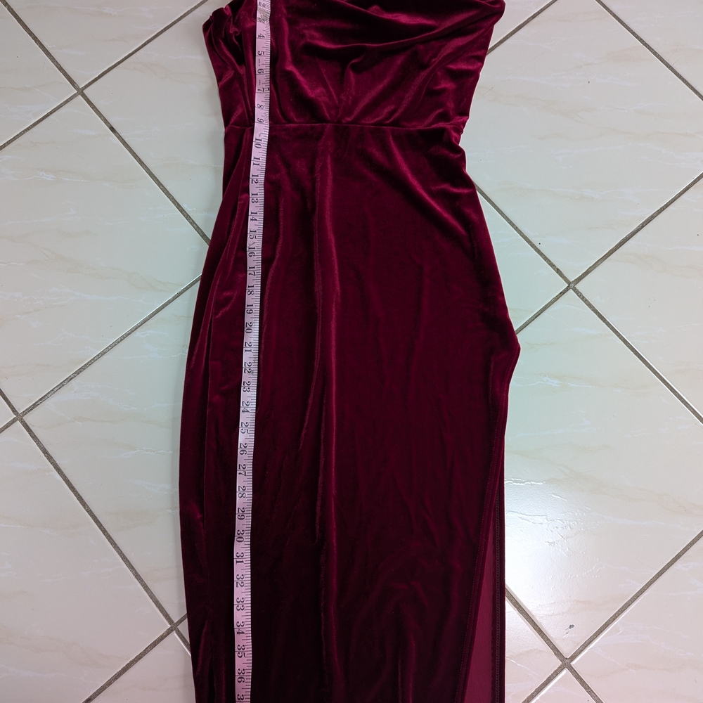 Women’s Velvet Mini Dress in Burgundy — Sleek Evening Style